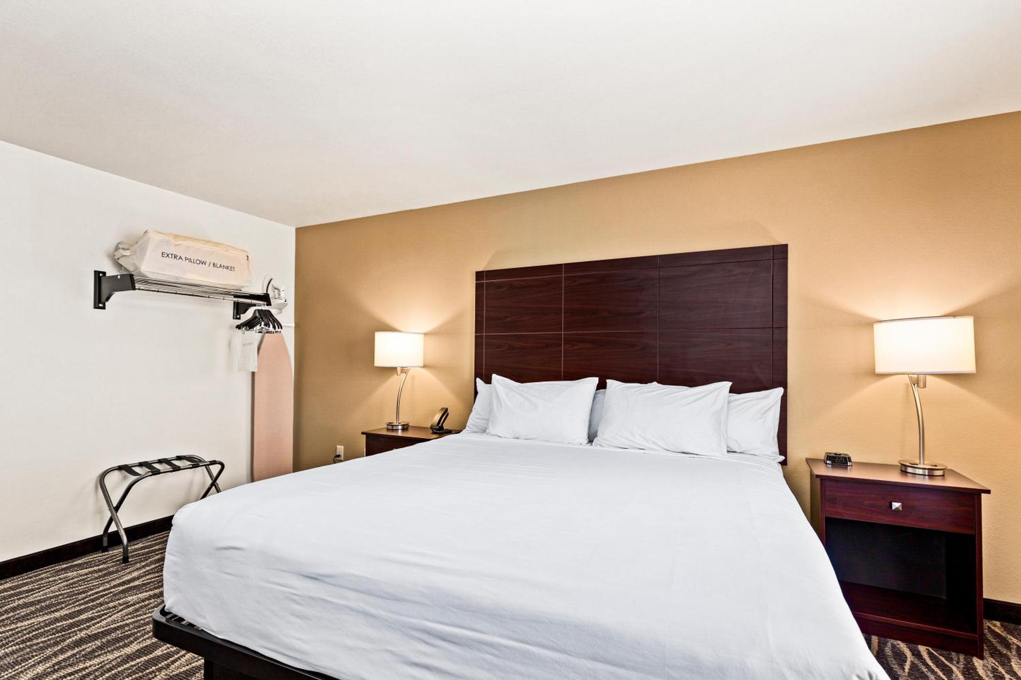 Cobblestone Hotel & Suites - Ottumwa Экстерьер фото