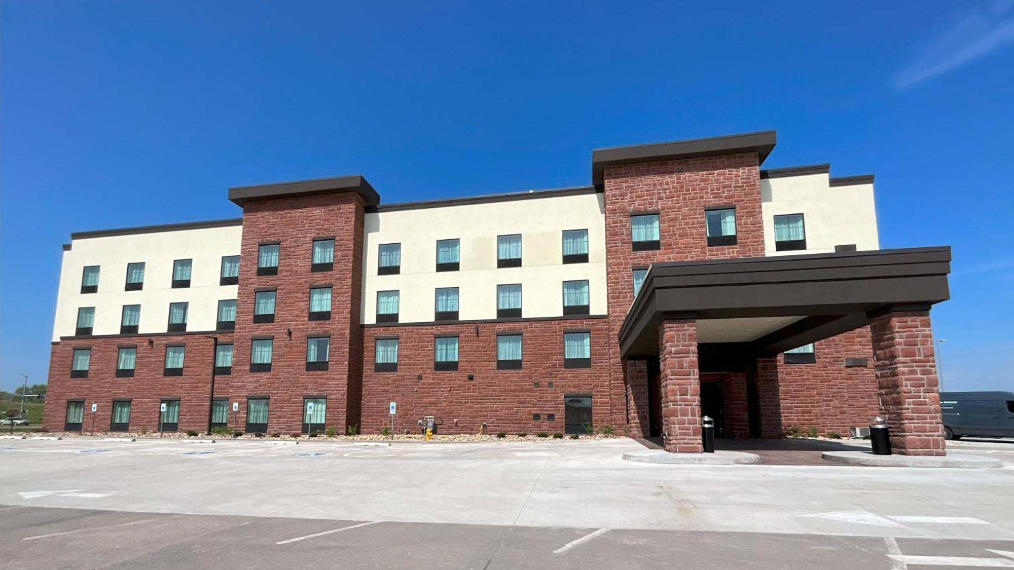 Cobblestone Hotel & Suites - Ottumwa Экстерьер фото